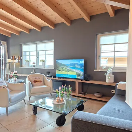 Peak View Penthouse Apartment *